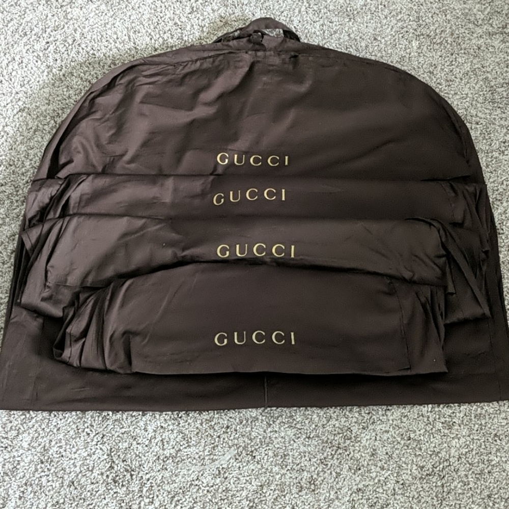 Gucci garment bags (4)